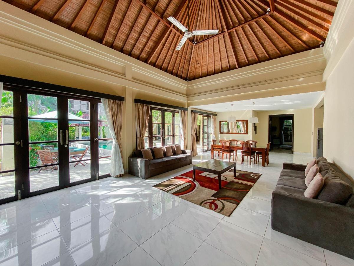 Cometa Villas Seminyak By Premier Hospitality Asia Seminyak (Bali) Exterior photo
